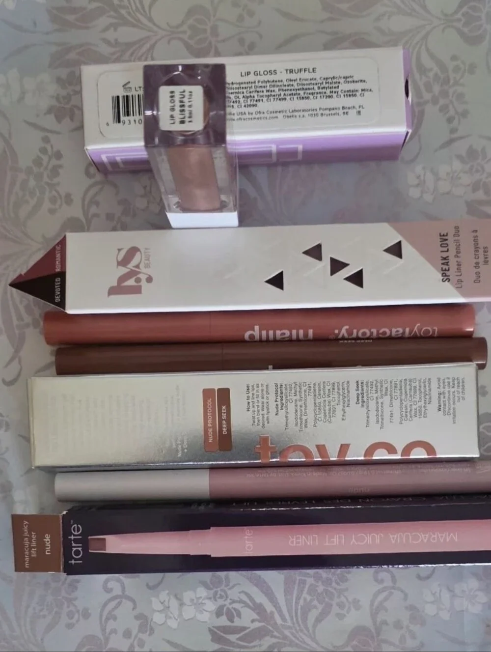 High-end Lip Gloss/Lip Liner Bundle! All Brand New! Total Retail $102